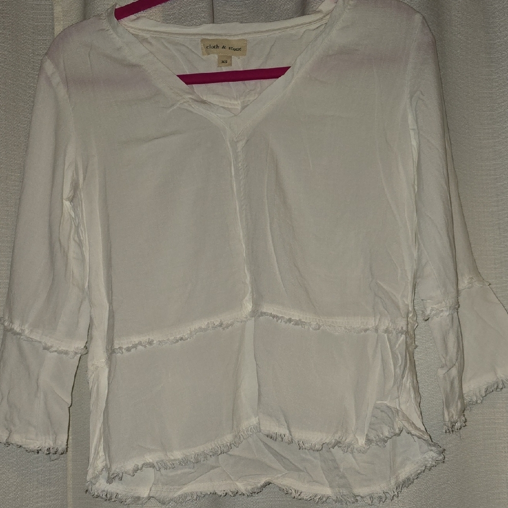 cloth & stone White Frayed Tiered V-Neck Blouse